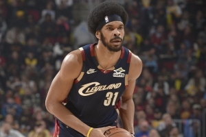 加强版饼皇！哈登加盟后 阿伦场均砍21.8分10.5板&命中率77.3%