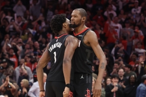 杜兰特：我喜欢阿门勇于出手的态度 他那几个三分球都是涮筐而出