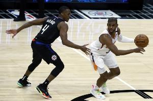 我夸我自己~保罗：隆多是控卫中球场视野的代表 背传底角太经典