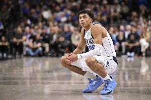 基德：克里斯蒂训练踩队友脚致左脚踝扭伤 明天打森林狼出战成疑