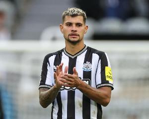 萨哈：曼联需要引进有侵略性的中场，可以考虑吉马良斯或托纳利