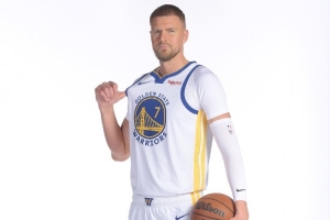 科尔：波津今天打绿军预计迎首秀 他将替补出战且有时间限制