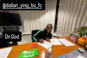 静候官宣！阿奇姆彭更新社媒，晒出与大连英博签约照