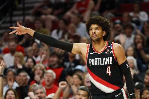 拓记：斯普利特表示塞布尔和默里接近复出 夏普左小腿拉伤