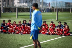 世体：拉什福德探访巴萨青训营，表达身穿巴萨球衣的自豪感