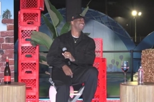 韦德谈保罗退役：他终于放下了快船的过往 从未见他笑得如此灿烂