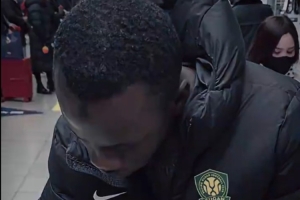 博主：国安今早兵发苏州备战超级杯，绯闻外援孔特公开亮相