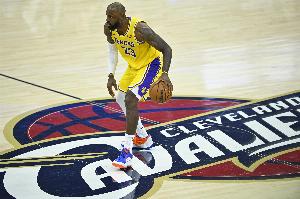 帕森斯：我认为若下赛季詹姆斯回骑士退役 相比湖人更有可能夺冠