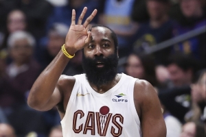 哈登：我来骑士不是为了砍30分 当然如果有需要我也能做到