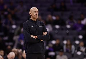 15连败！国王主帅：巅峰低谷我都在 球迷值得更多这真的很痛苦