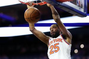 最后上沙梅特而非大桥！布朗：我们想得分 并不是把后者按板凳上