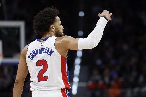 时隔17年！坎宁安在麦迪逊砍至少40分10助 2009年詹姆斯后首人