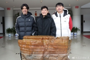 崇明弟子向恩师徐根宝拜年，“文武峥嵘”同框合影