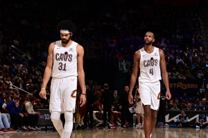 莫布里：阿伦的进攻侵略性拉满&有错位必吃 我要向他看齐