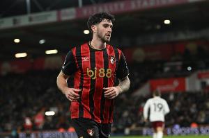 斯基拉：塞内西也与多特、罗马会谈，他已拒绝伯恩茅斯续约报价