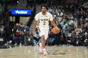 这拿什么赢？鹈鹕三分全场仅25中4 雄鹿罗林斯个人就10中7！