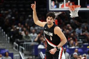 阿夫迪亚：输球后更衣室情绪稳定 我们有天赋且团结一致