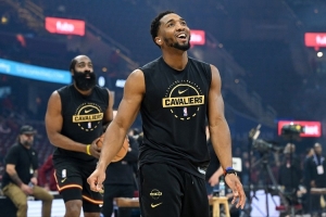 解说：克尼佩尔外线把握性确实强 米切尔证明了自己关键球的能力