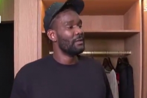 艾顿：第四节有点像季后赛 里夫斯造进攻犯规彻底改变了比赛势头