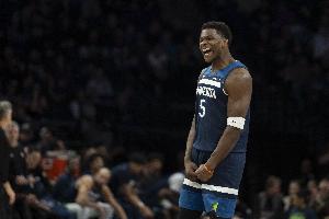 全明星MVP！爱德华兹上半场14中7砍下20+4 第二节单节轰下17分
