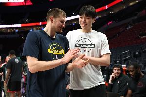 【菜鸟】克尼佩尔33分7三分 瀚森8分钟4分1板&罚球6中2 贝利20分