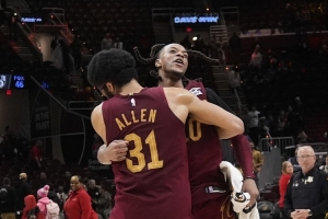 阿伦说搭档哈登很开心？哈斯勒姆：他之前不是也这么说加兰的吗？