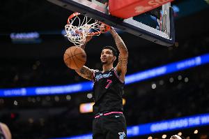 小伙子能抢！韦尔替补18分钟15中6拿下14分12板1助 5前场板