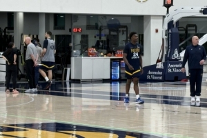 不太行！科比·布朗9中4得12分5板2断 正负值-21全队最低