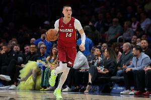 复出状态上佳！希罗上半场8中5得到16分4板 得分两队最高