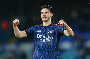 赖斯：我转型成为B2B中场以来，就一直在努力向杰拉德学习