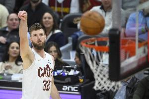 阿特金森：对手不会轻易让哈登&米切尔投 韦德能投进关键球太重要