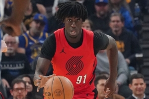 拓记：西索科把握住了伤病潮带来的机会 球队欣赏他的场上能量