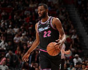 斯波：维金斯完美适合我们战术 他总得分达突破15000不是光靠运气