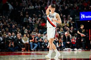 对想冲击NBA的中国年轻球员想说什么？杨瀚森：保持自信 别想太多