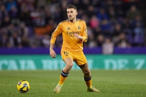 记者：皇马中场塞巴略斯因比目鱼肌受伤将缺席7周