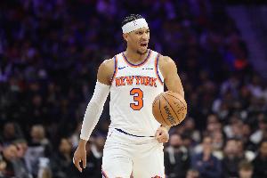 感谢队友吧！哈特7中1仅拿2分6板6助1断 4次失误