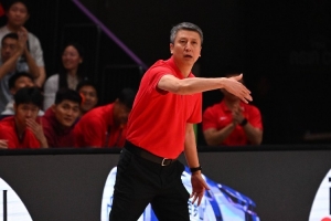 媒体人：男篮仅除夕放假半天 训练氛围不错 但压力还是很大的