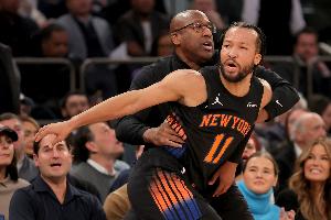 布伦森谈末节逆转：之前打得太差 靠主帅鼓励切换杀伤模式破局