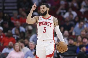 小托马斯：火箭季后赛没有范弗里特将面临困境 尤其是关键时刻