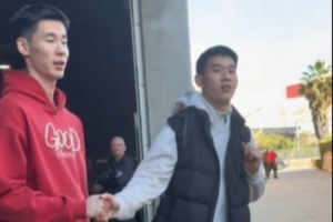 支持同曦队友！郭昊文到现场观战林葳的NCAA比赛 并送上祝福