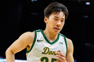 旧金山大学主帅:王俊杰是联盟最好的球员之一 赵维伦在发展&学习