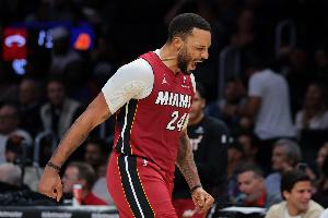 鲍威尔：热火目前专注于摆脱附加赛区 我们不会寄希望于别人