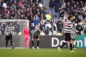 评论员：尤文横条纹球衣丑得不堪入目，球队已经失去了自己的灵魂