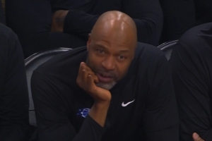 很重视比赛！魔术VS太阳开场1分钟 莫斯利就提出挑战且成功