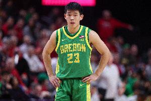 小阿里纳斯致命失误！林葳仅打6分钟得1助2失误 俄勒冈逆转南加大