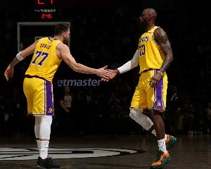 关键球之王！湖人关键时刻进攻效率127.9&净效率+20.6 均联盟第1