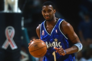 23年前的今天：麦迪三节打卡轰下52分 率队击退公牛