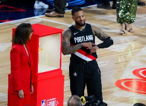 塔图姆:看到利拉德三分夺冠很开心 我懂得重新回归球场的感觉