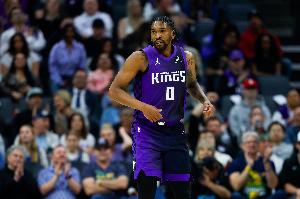 尽力了！蒙克替补16中8拿到19分并送出6助攻 三分9中3&另有1板1断