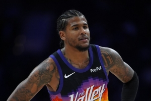 手感冰凉！杰伦·格林上半场11中2&三分3中0 仅得4分2篮板